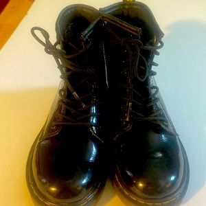 Patent leather kids Dr. Martens air wair boot